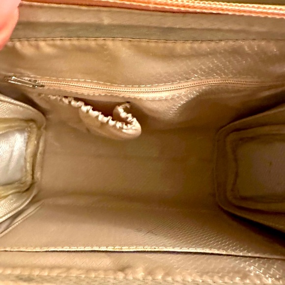 Elegant Tan Handbag - Picture 8 of 8